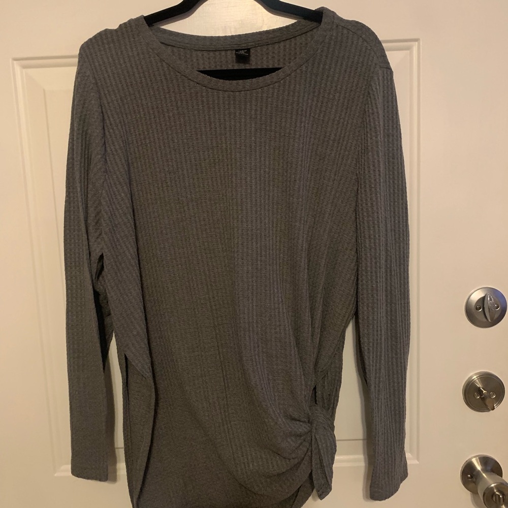 Mixed Long Sleeve Tops Bundle - Picture 6 of 8